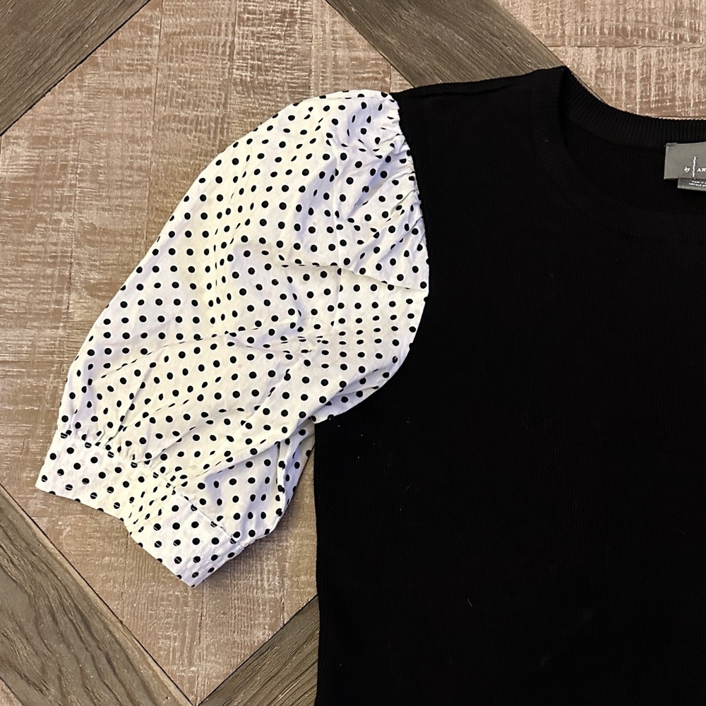 Women’s Anthropologie shirt - Picture 2 of 4